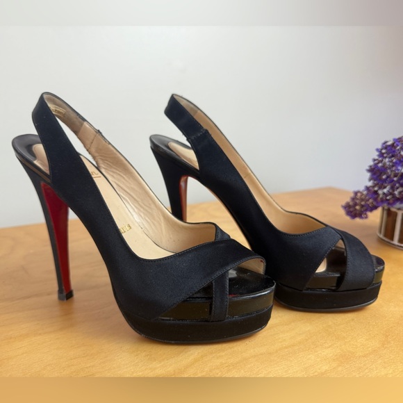 Christian Louboutin Black Stiletto Heels with Red Sole - Picture 1 of 6